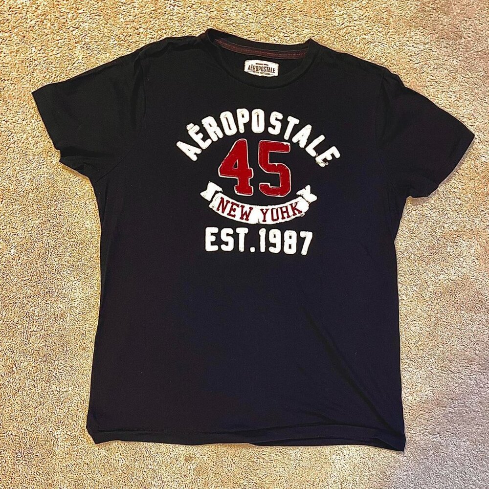 Aeropostale Men's Black and Red T-shirt